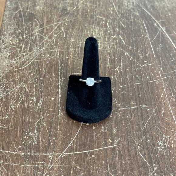 Vintage Uncas Silver Tone Solitaire Rhinestone Engagement Promise Ring Size 5.75 - Picture 1 of 8